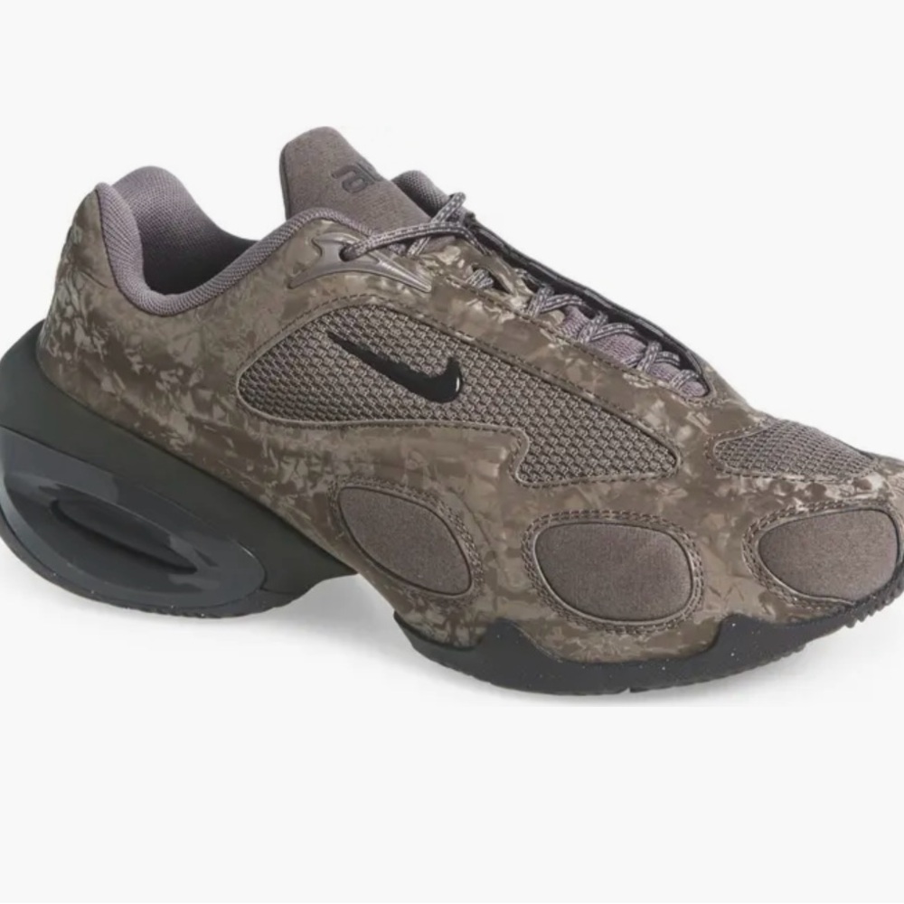 NIKE Air Max Muse Sneaker (Women) SIZE 7
Cave stone
No box Brand new